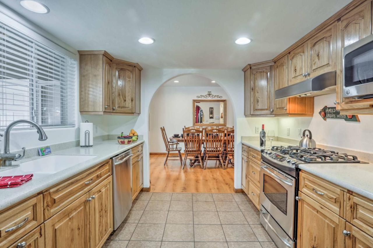 Lakeside Home With Game Room, Yard, Deck And Fireplace Pinetop-Lakeside Luaran gambar