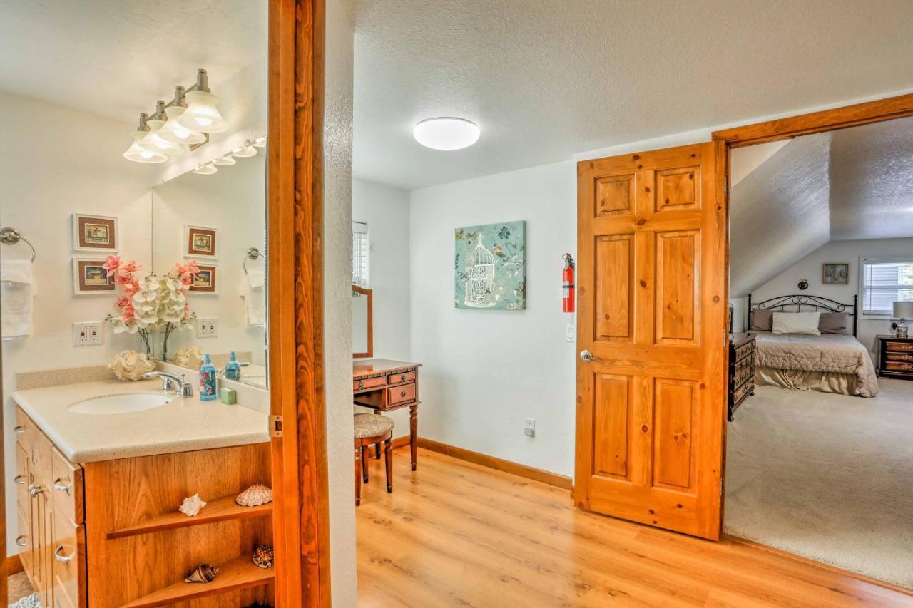 Lakeside Home With Game Room, Yard, Deck And Fireplace Pinetop-Lakeside Luaran gambar