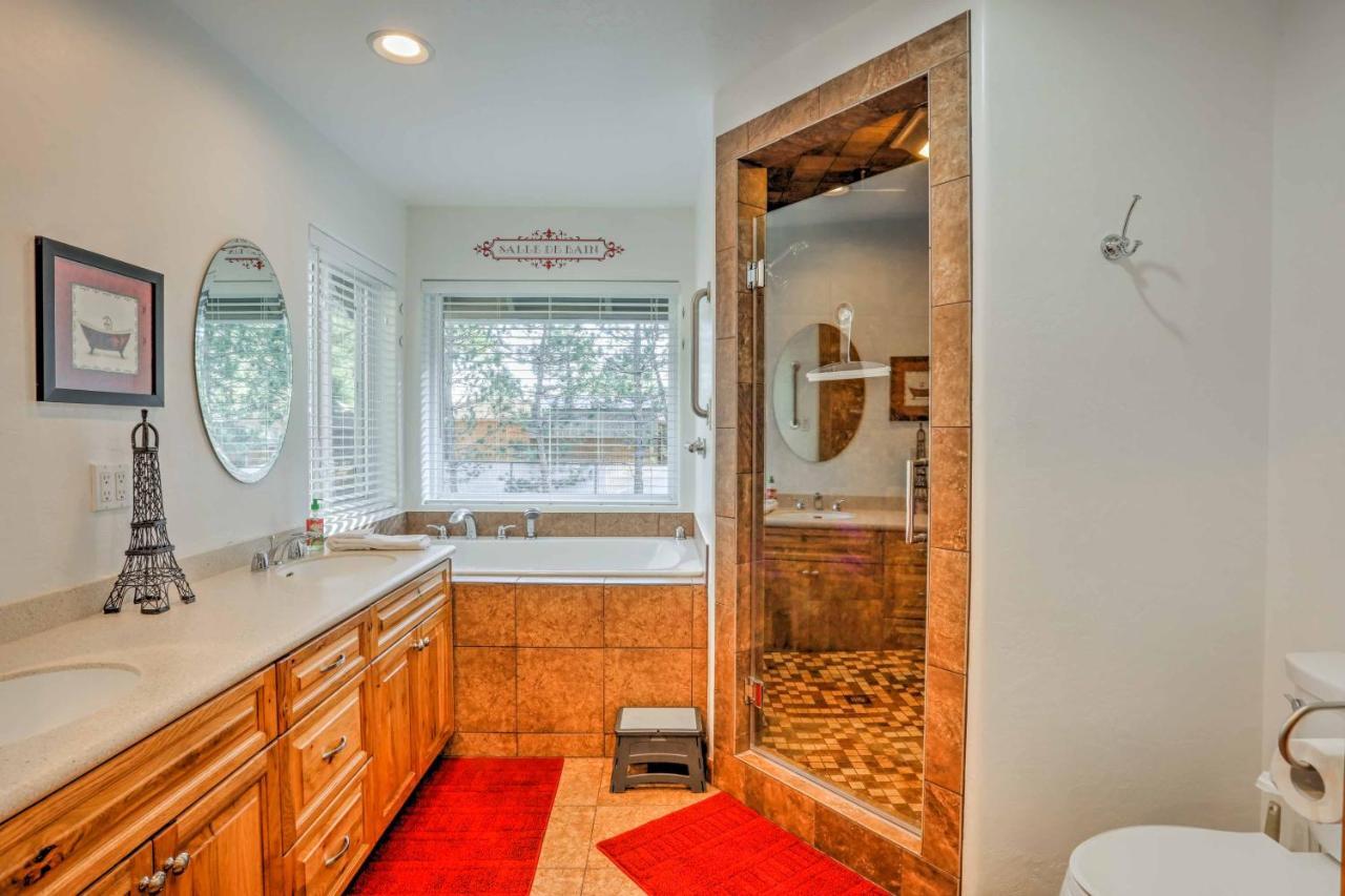 Lakeside Home With Game Room, Yard, Deck And Fireplace Pinetop-Lakeside Luaran gambar